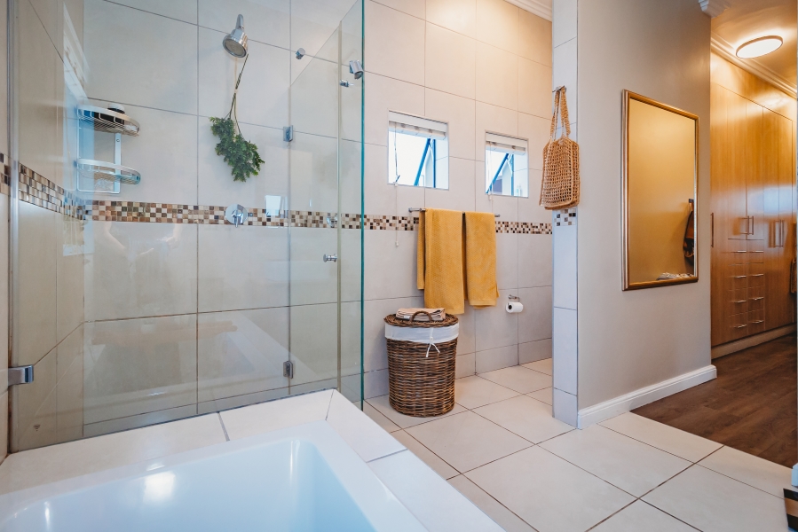 4 Bedroom Property for Sale in Kraaibosch Manor Western Cape